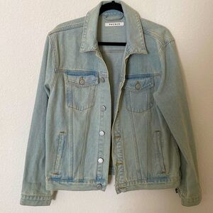 PacSun Light-Wash Long-Sleeved Denim Jacket Size Medium M